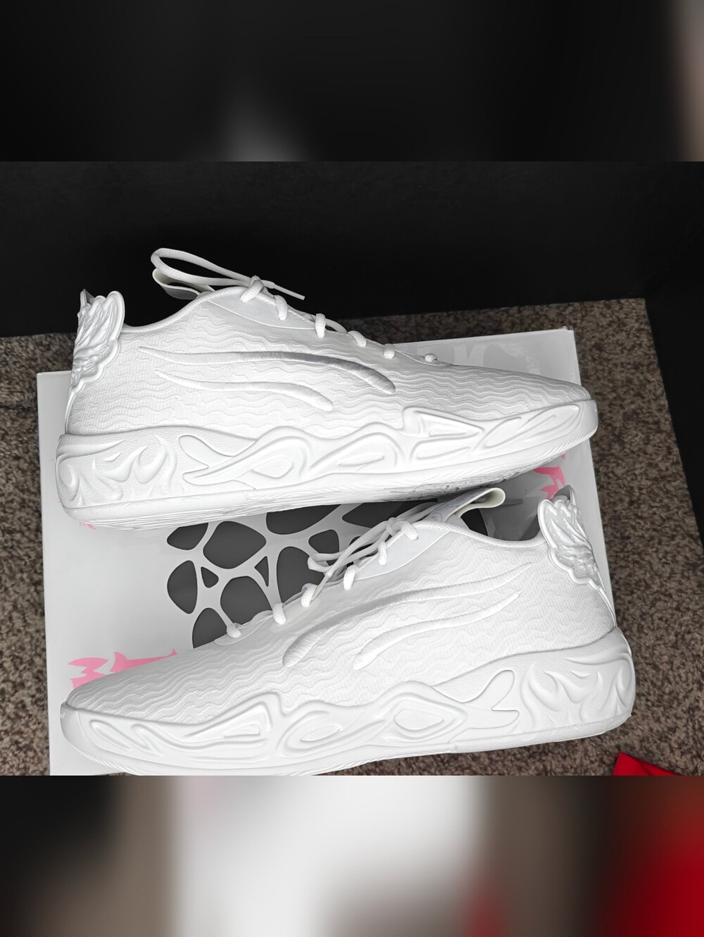 Puma LaMelo Ball MB.04 Low in the 'Icey White' colorway. - Picture 3 of 9
